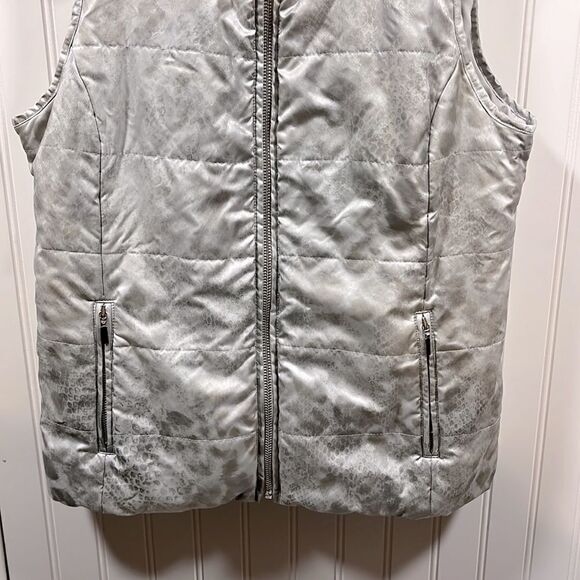 Chicos silver puffer vest - Picture 2 of 6